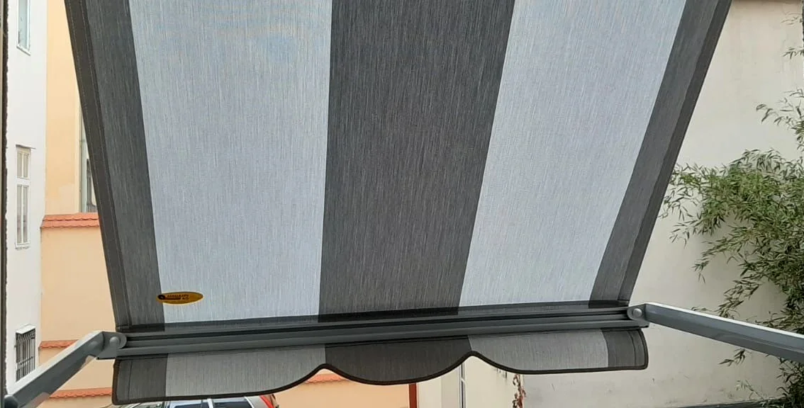 Balkonová markýza Storodrop